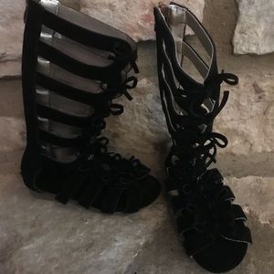 Black toddler gladiators size 26